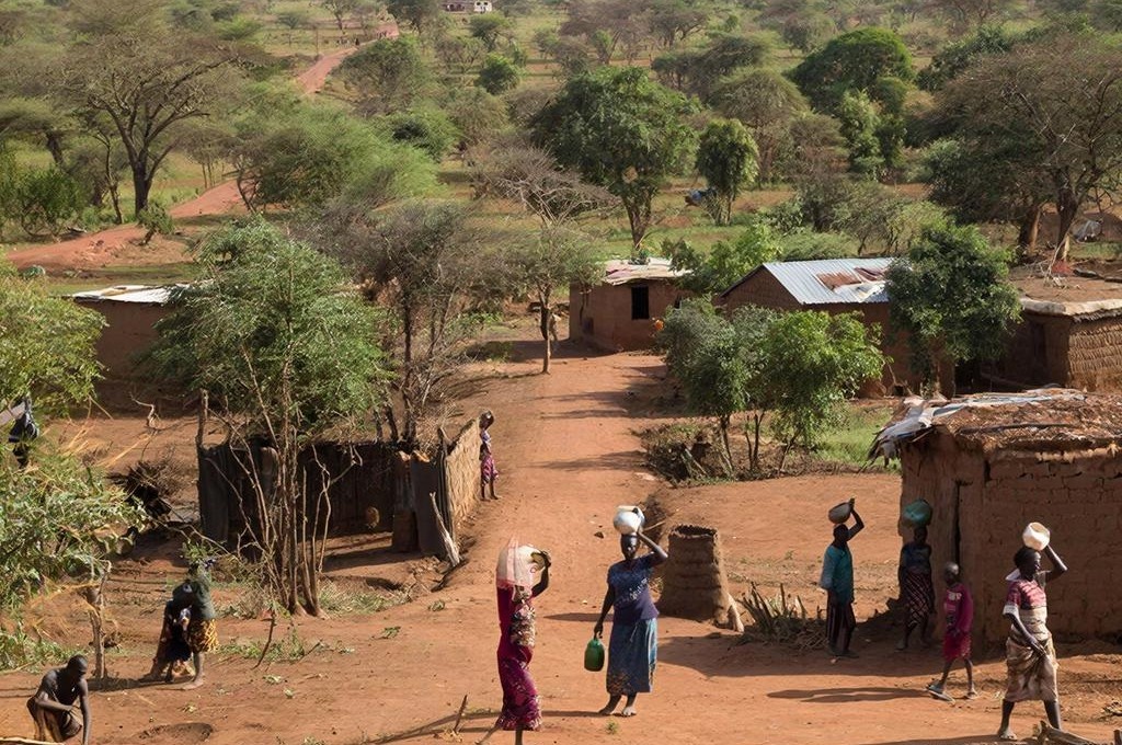 Массовое убийство членов секты "Движение за восстановление Десяти библейских заповедей" в Уганде в марте 2000 года является одним из самых жестоких примеров религиозных фанатизмов и злоупотребления властью.