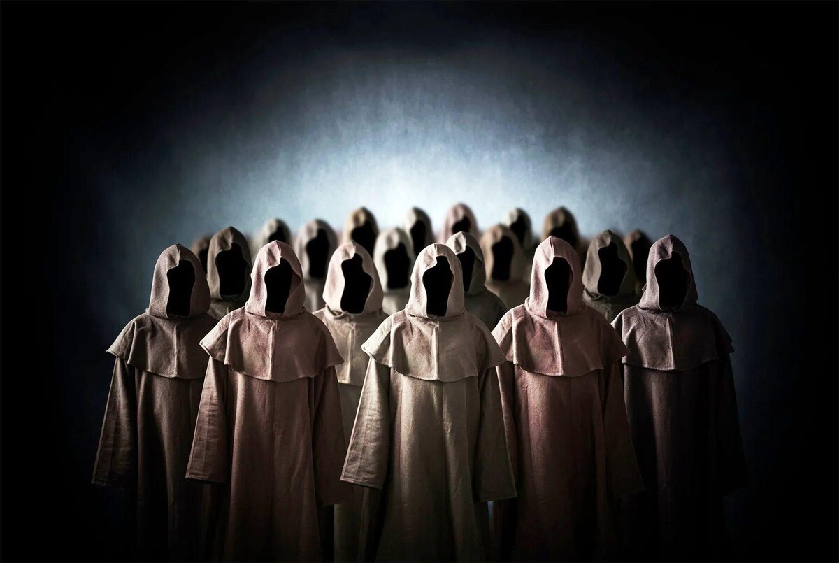 Мверинда предвещала скорый конец мира и настаивала на том, что спастись сможет только тот, кто строго соблюдает заповеди Христа. За этим внутри секты действительно рьяно следили: члены движения настолько боялись нарушить девятую заповедь («Не произноси ложного свидетельства на ближнего своего»), что старались вообще не разговаривать. Были на ферме даже специальные дни, в которые общаться разрешалось только на языке жестов.