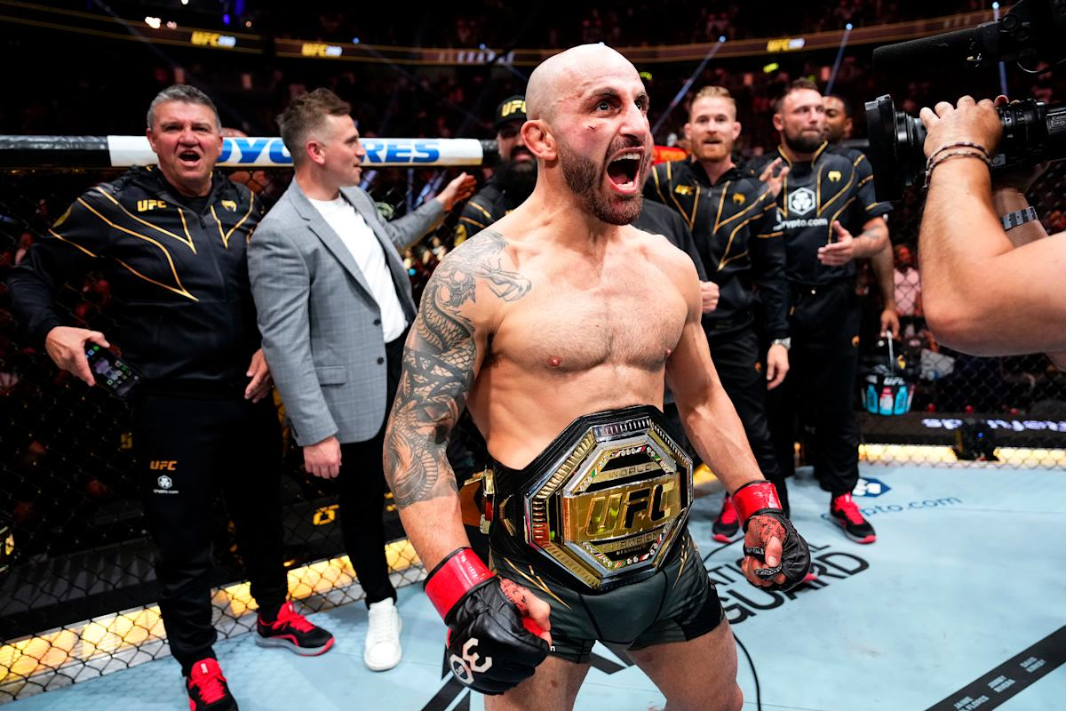 Александр Волкановски