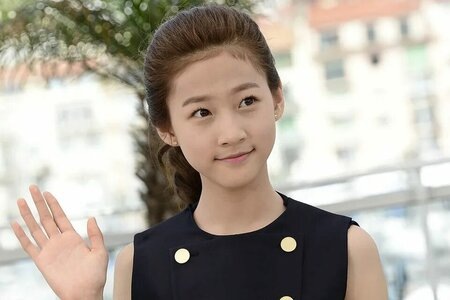 Похожа на оленёнка Бэмби, красивая девочка