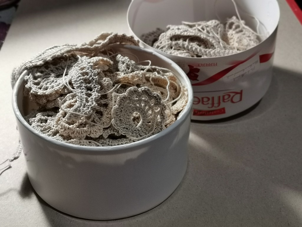 Пожалуй, эта коробочка уже маловата...