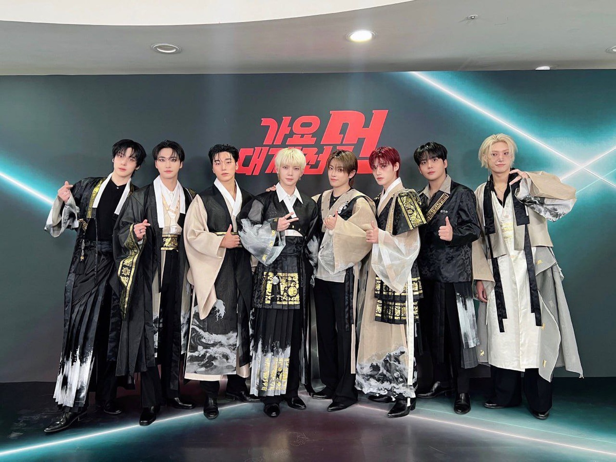 ATEEZ. Минги тут так выглядит, как будто уже праздновать начал:)) 