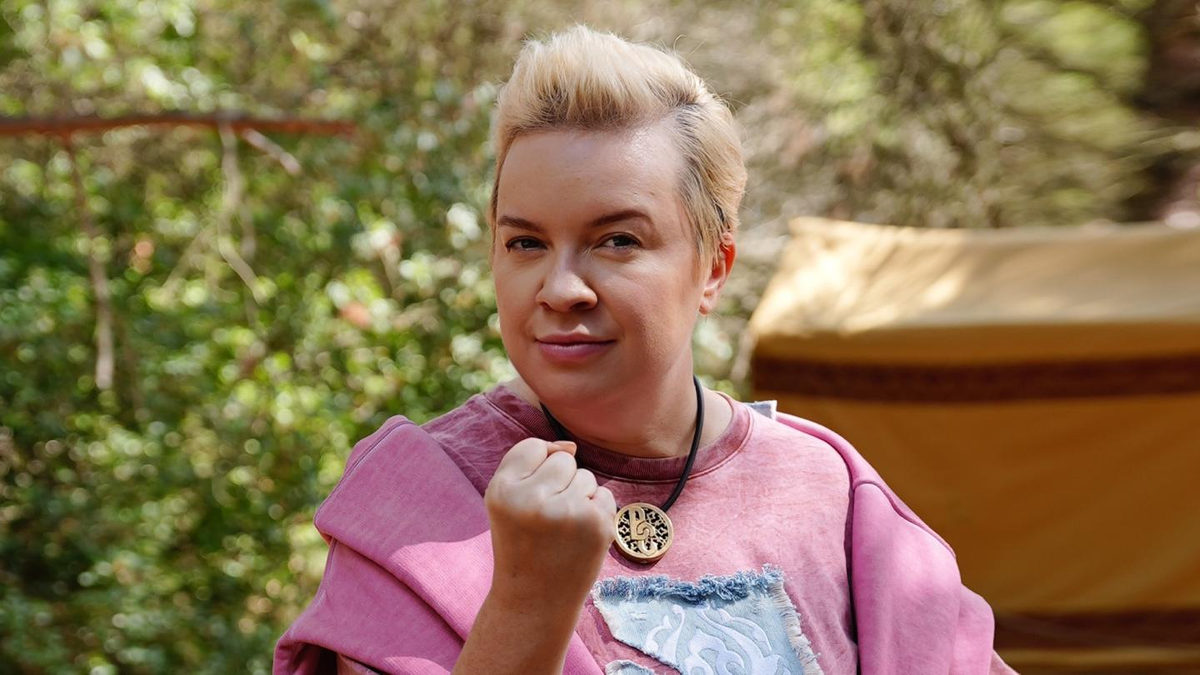 Это Алёна Блин