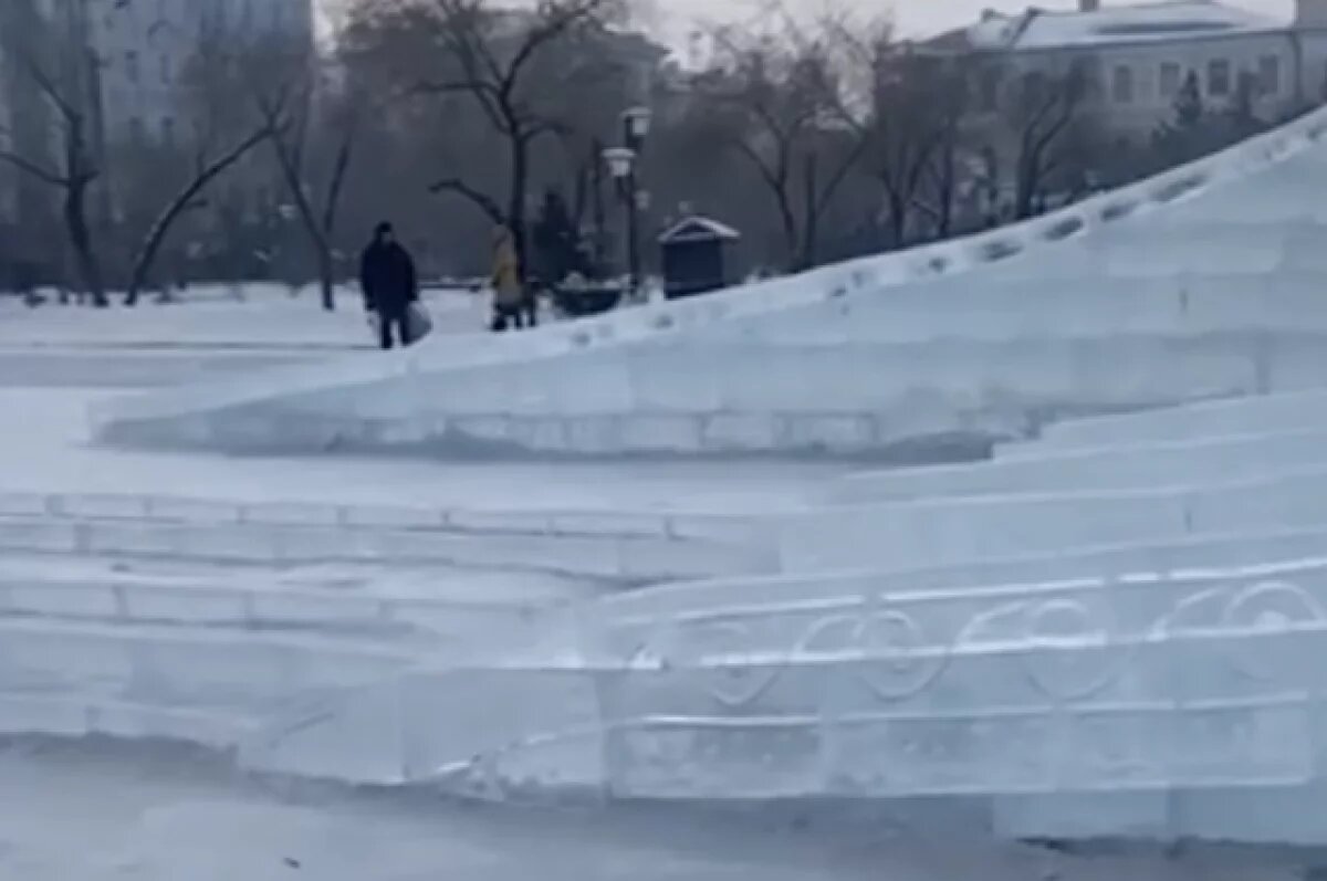    Повредившие ледовую горку в Новый год вандалы в Чите не найдены