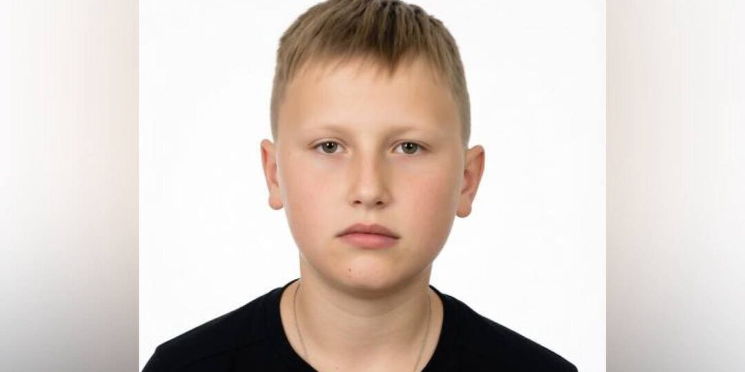 Пропавшего подростка в коричневой куртке ищут в Новосибирской области