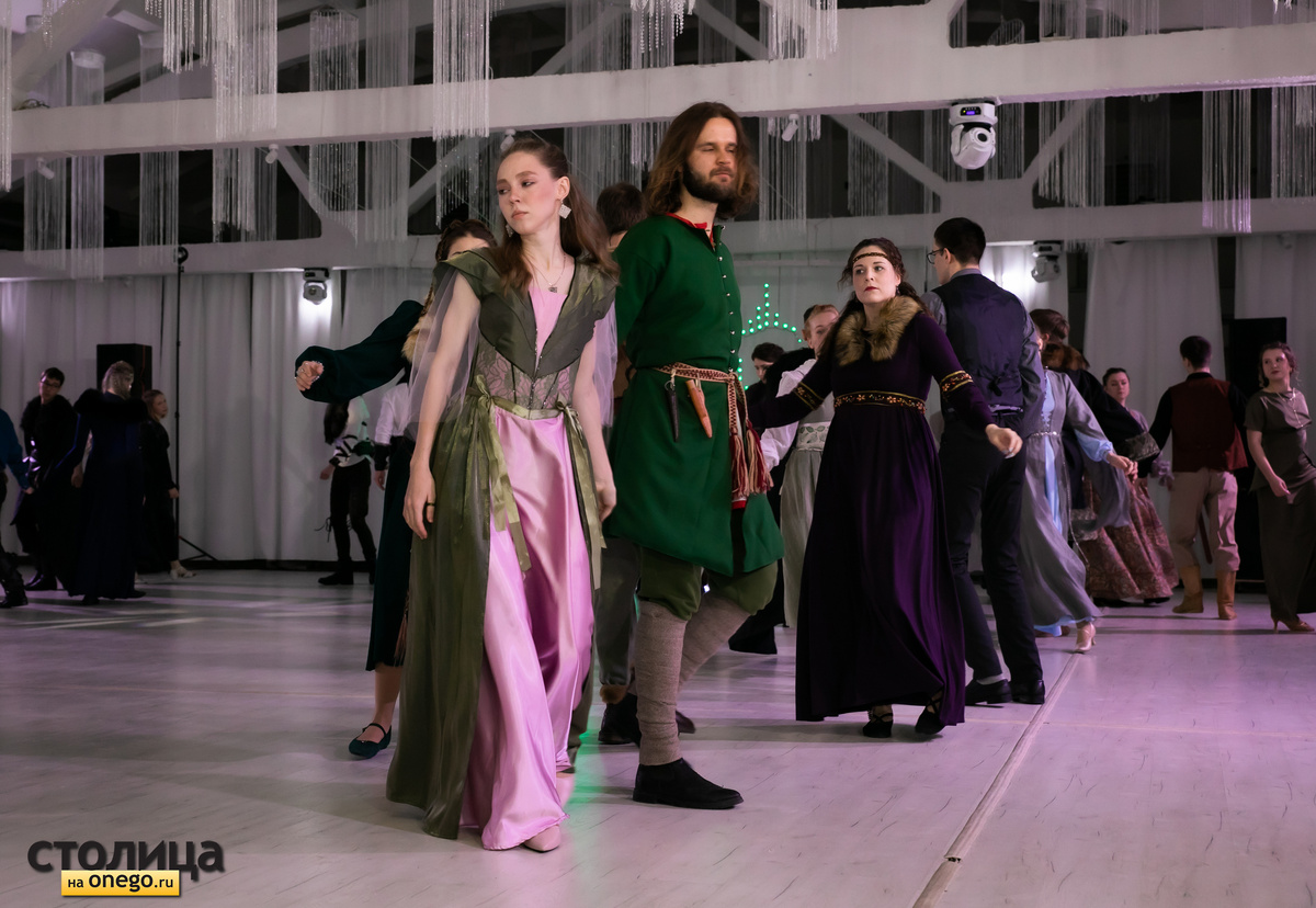    Рождественский бал по мотивам Севера в Петрозаводске удивил образами© Людмила Корвякова, Столица на Онего