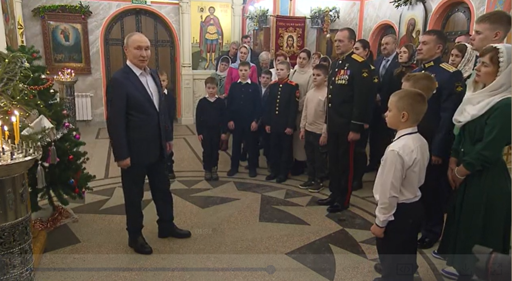 Рождественское богослужение в храме великомученика Георгия Победоносца. Скрин: kremlin.ru