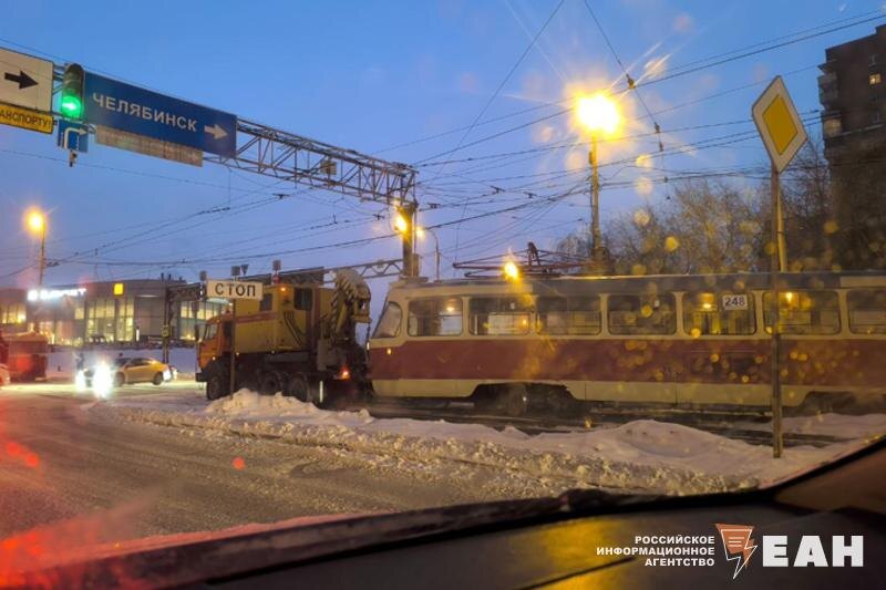    ЕАН. Трамвай, сошедший с путей