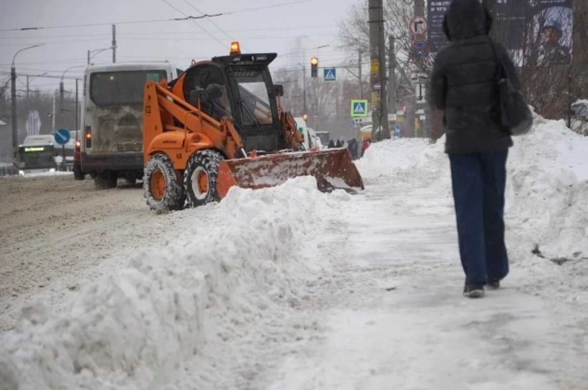    Владивосток встретил день в пробках.