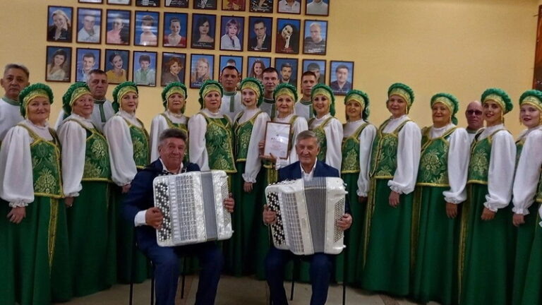    Переволоцкий хор получил звание заслуженного коллектива народного творчества Оренбуржье