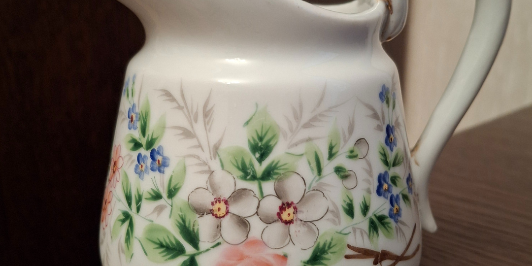 И снова молочник.