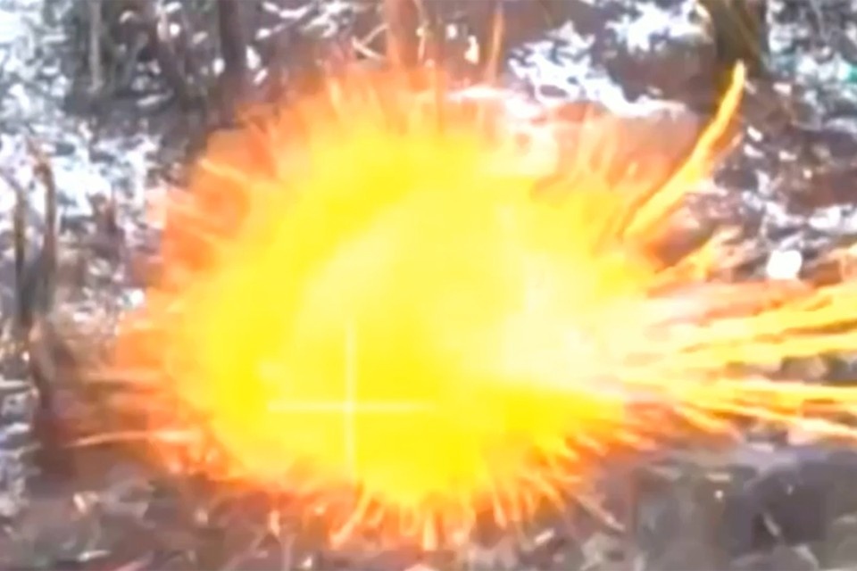    После доразведки целей расчёты ударных БПЛА «Молния-2» нанесли огневое поражение выявленным объектам