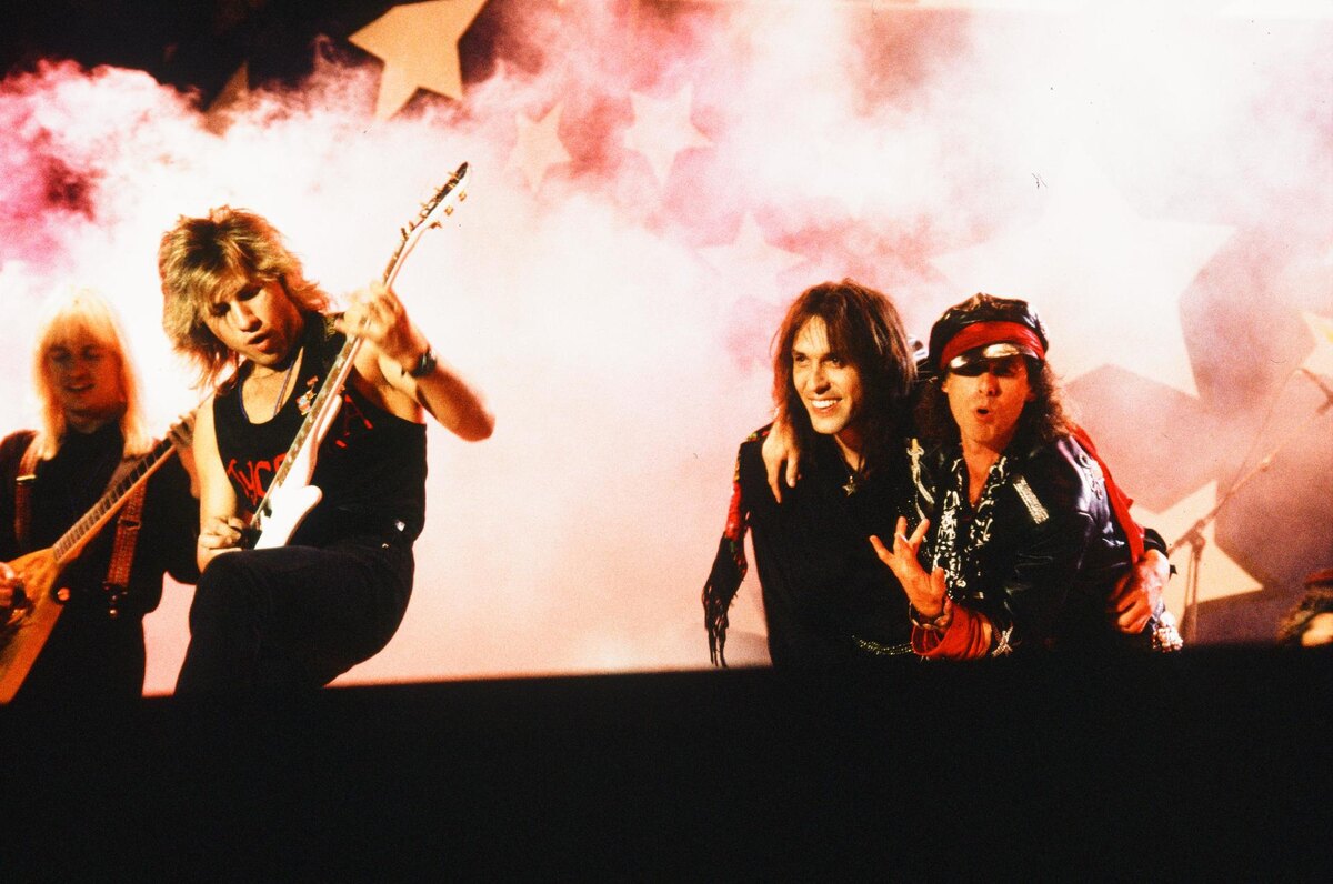     Выступление группы «Парк Горького» с Клаусом Майне (Scorpions) / Gettyimages.ru / Koh Hasebe / Shinko Music