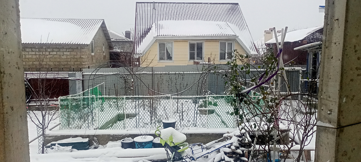 Снегу навалило у нас