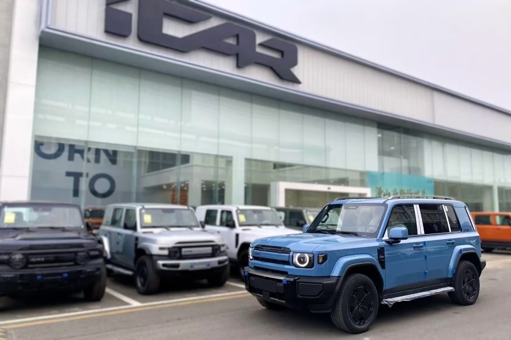 На фото из соцсети: Кроссовер Chery iCar V27 в Китае