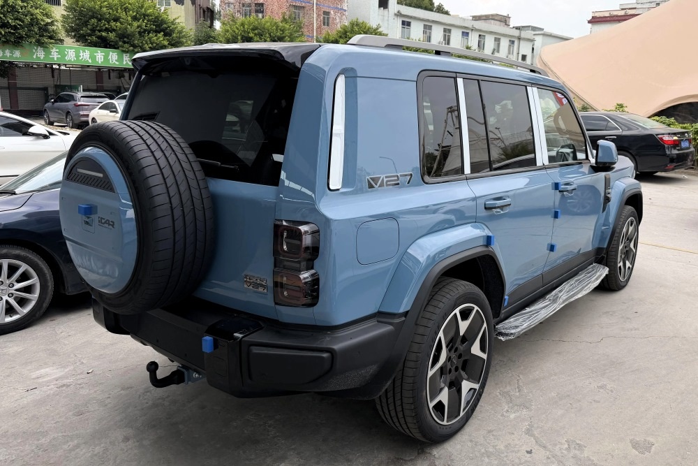 На фото из соцсети: Кроссовер Chery iCar V27 в Китае