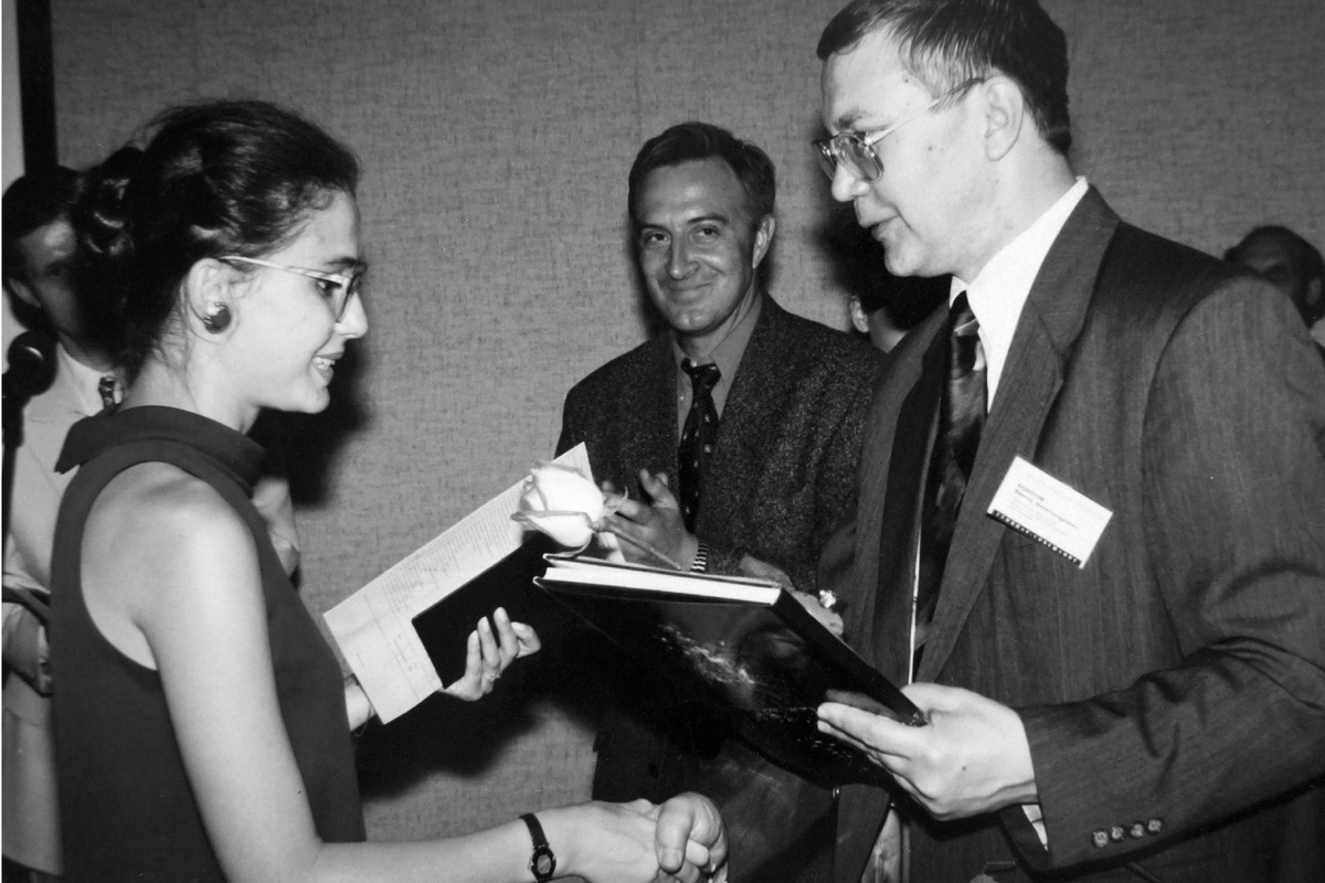 Мэр Тольятти и председатель Попечительского совета Академии Сергей Жилкин (на фото в центре) – непременный участник всех важнейших событий в жизни учебного заведения