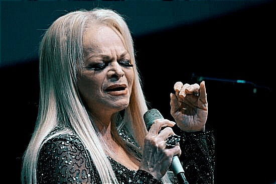 Лариса Долина