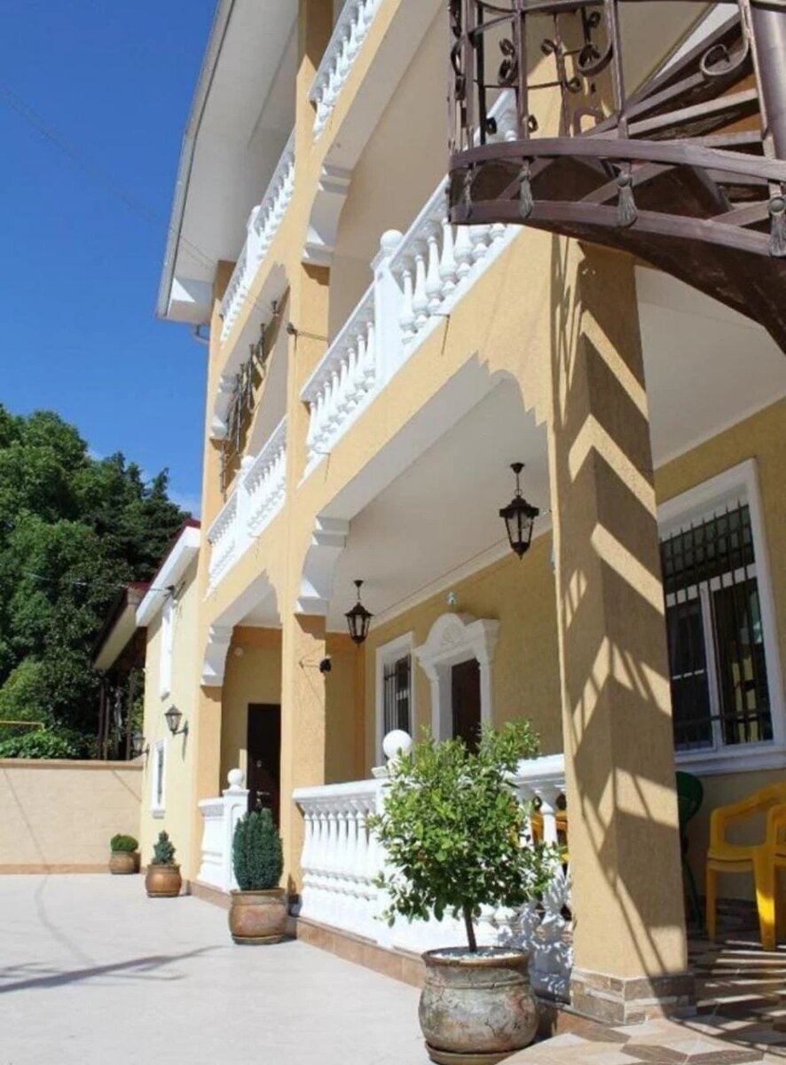 Здание пансионата «Долголетие плюс» 