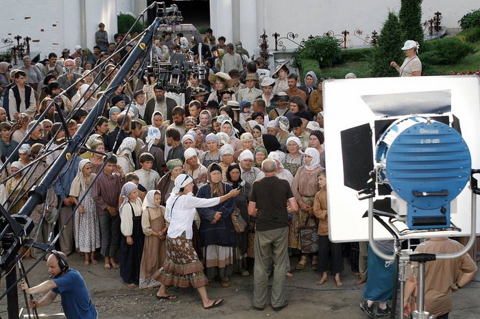 Участие в съемках фильма - дело не только доступное каждому, но и далеко не самое трудное. 