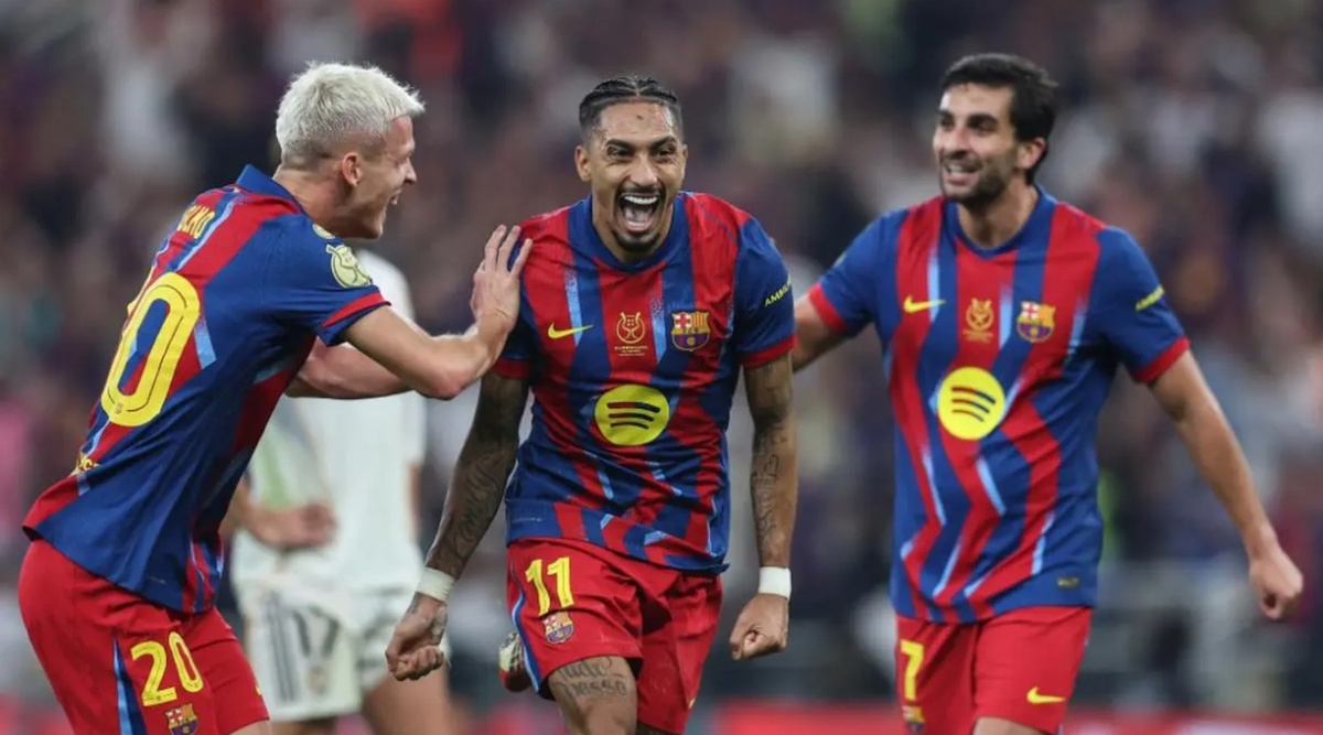     Рафинья (в центре) / Фото: ФК «Барселона»