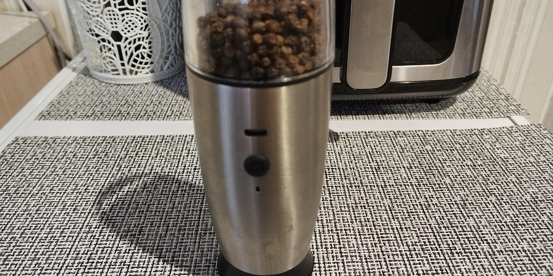 Полезные штучки С Wildberries. Электрическая мельница для специй перцемолка.