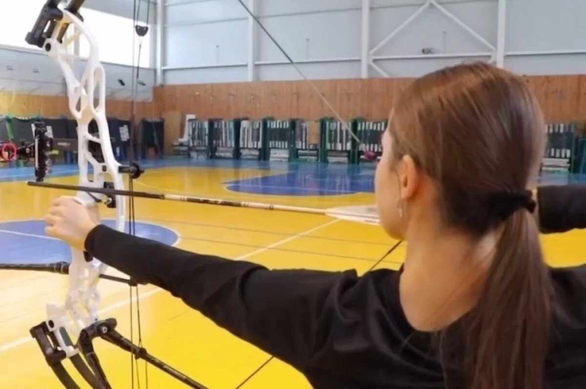    Шесть современных луков приобрели для великолукской спортшколы «Олимп»