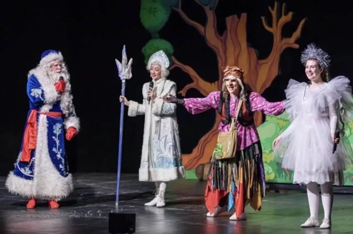    Более 140 тысяч человек посетили новогодние спектакли в Барнауле
