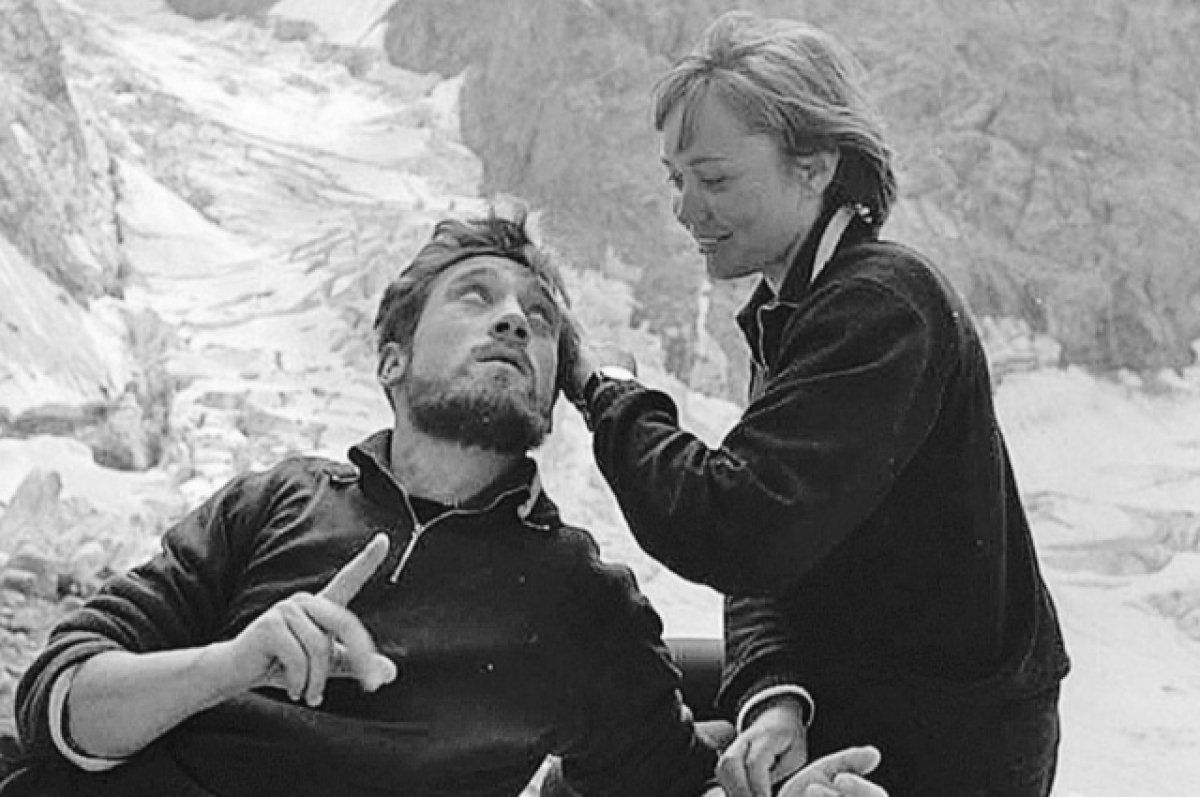 Владимир Высоцкий и Лариса Лужина в фильме «Вертикаль», 1967 год