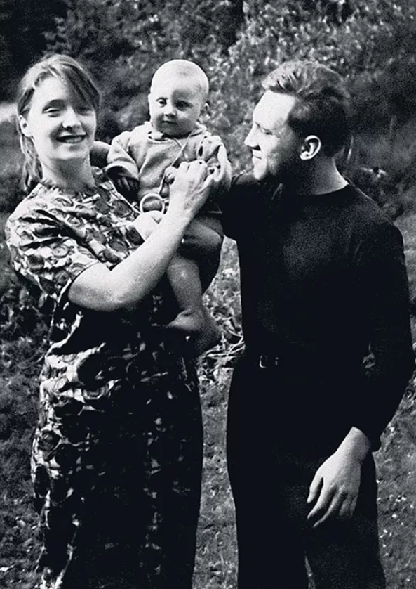 Владимир Высоцкий и Людмила Абрамова с сыном