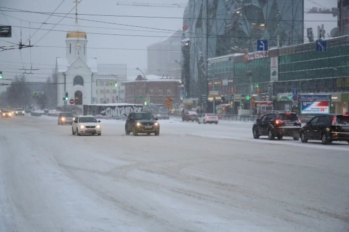    Новосибирских водителей призвали быть осторожнее из-за снегопада
