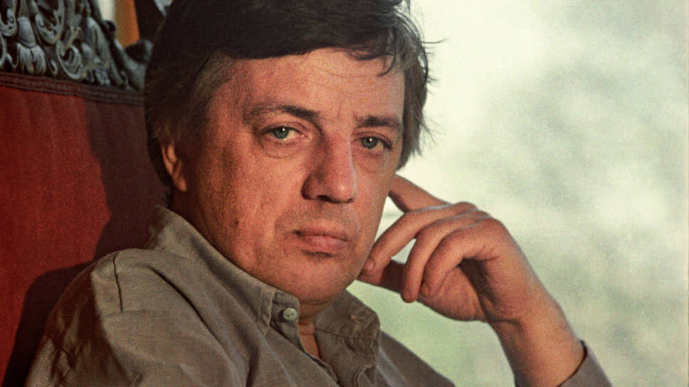 Известность в Латвии пришла к Раймонду Паулсу в середине 60-х. Будучи художественным руководителем Рижского эстрадного оркестра Латвийской государственной филармонии он начал писать свои первые песни. Популярными стали композиции на слова Альфреда Круклиса «Мы встретились в марте», «Зимний вечер», «Старая береза».📷Фото: И. Гаврилов / Фотоархив журнала «Огонек»