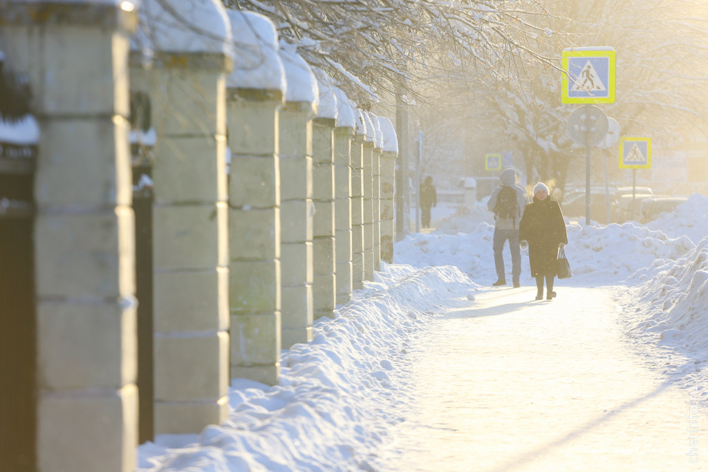    Сегодня обойдется без существенных осадков, температура - −7...−12 градусов.