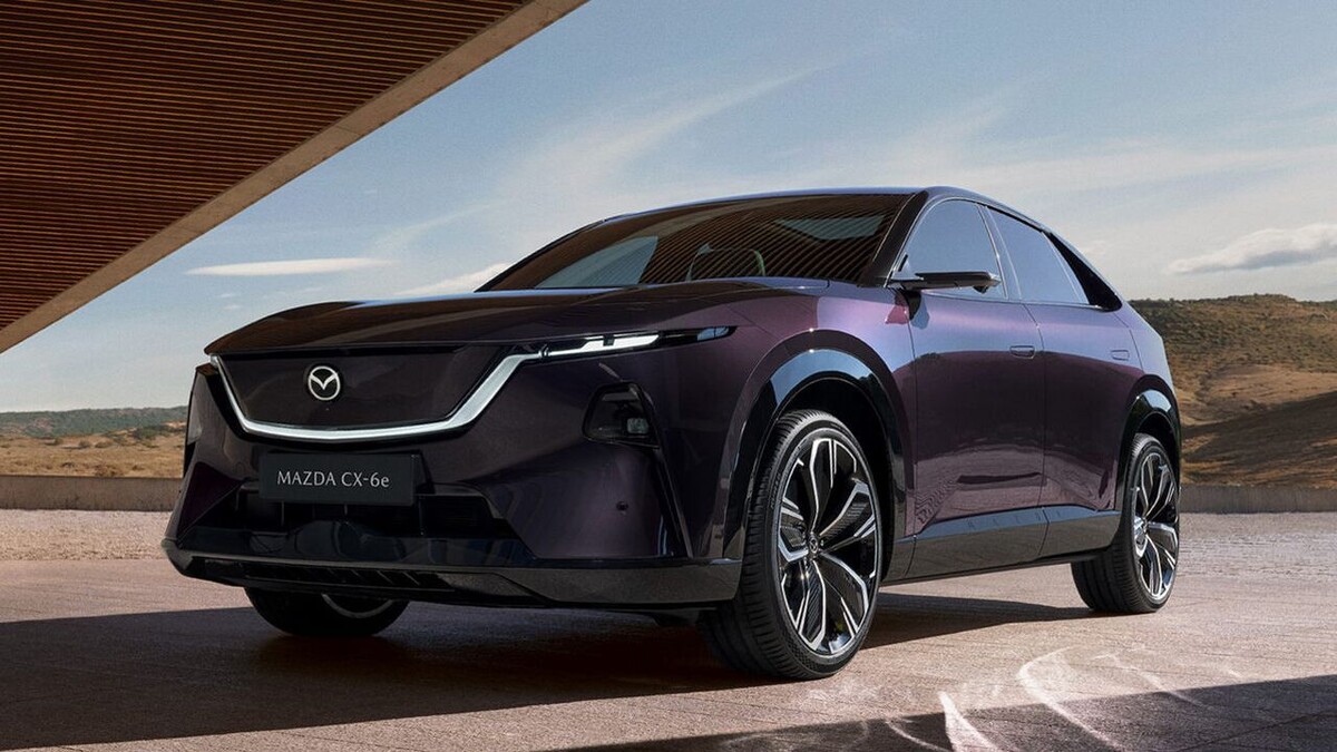    Mazda CX-6e. Фото Mazda