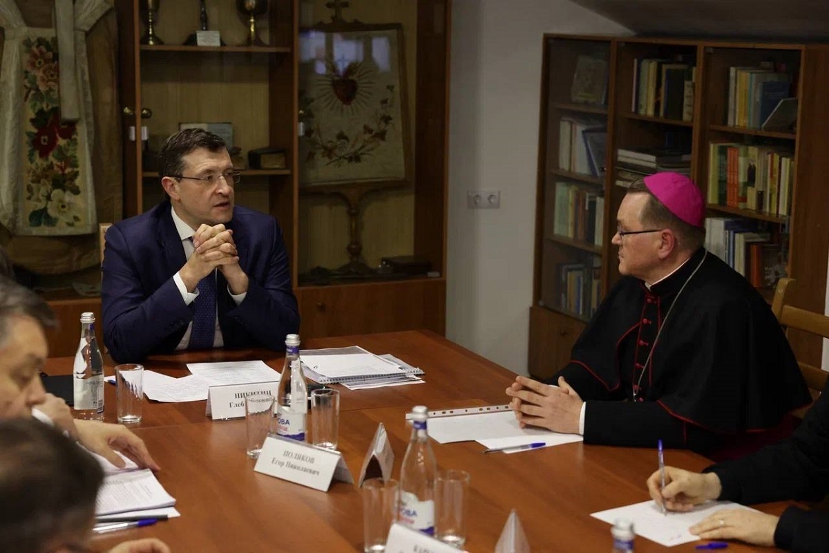    Глеб Никитин обсудил с руководством католической церкви проект восстановления храма