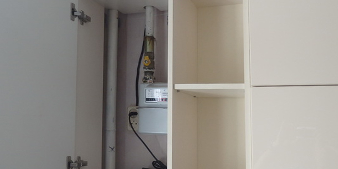 Как спрятать газовый счетчик на кухне: нормы и требования, способы маскировки