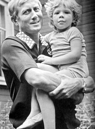 Пятеро детей поэта Евтушенко — кто стал папиной радостью, а кто болью. Судьба сыновей поэта, который был против наследников от Ахмадулиной