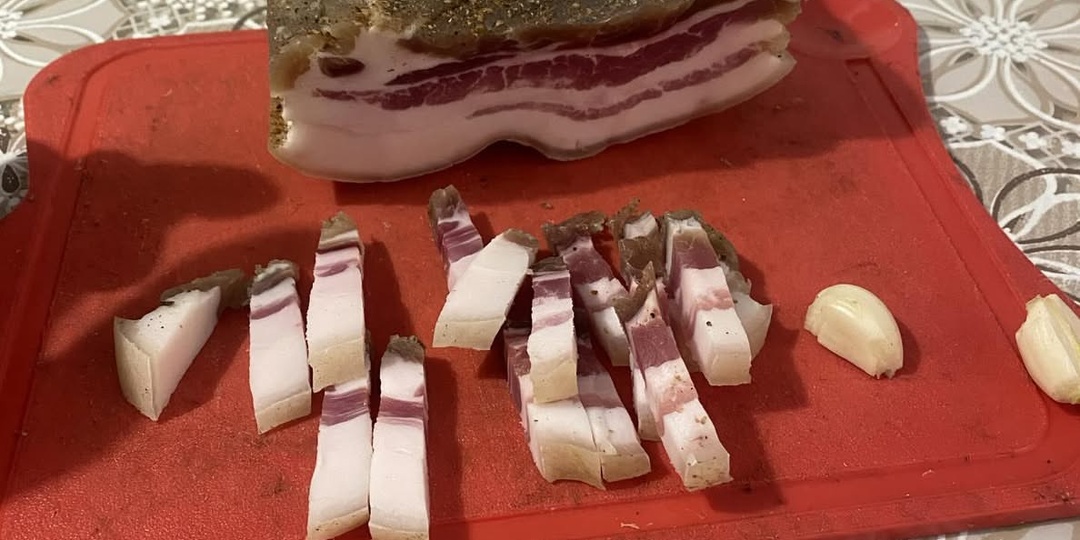 Сало после 50: три научные причины включить его в меню