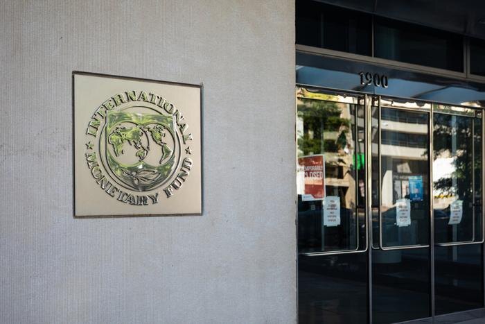 Обложка © Shutterstock / FOTODOM / christianthiel.net