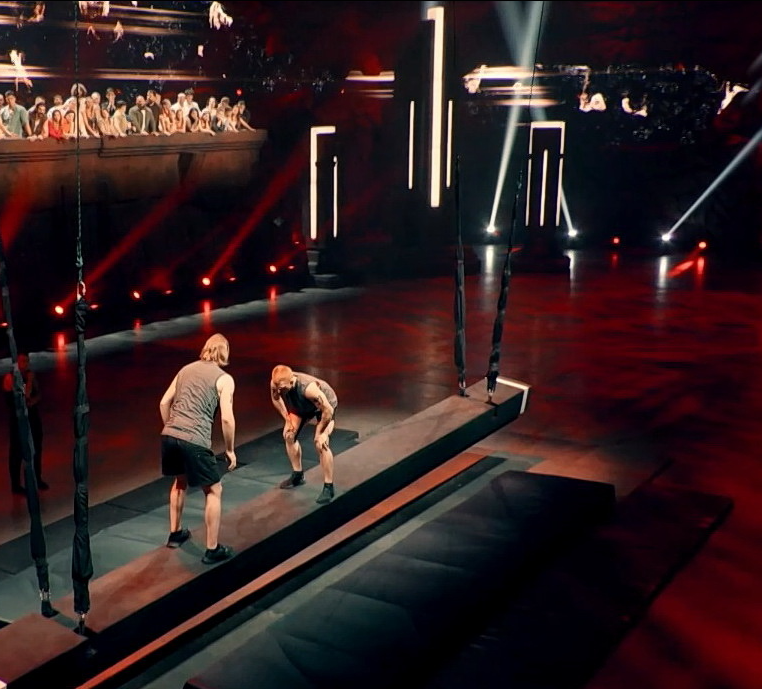 Скрин из шоу "Титаны"