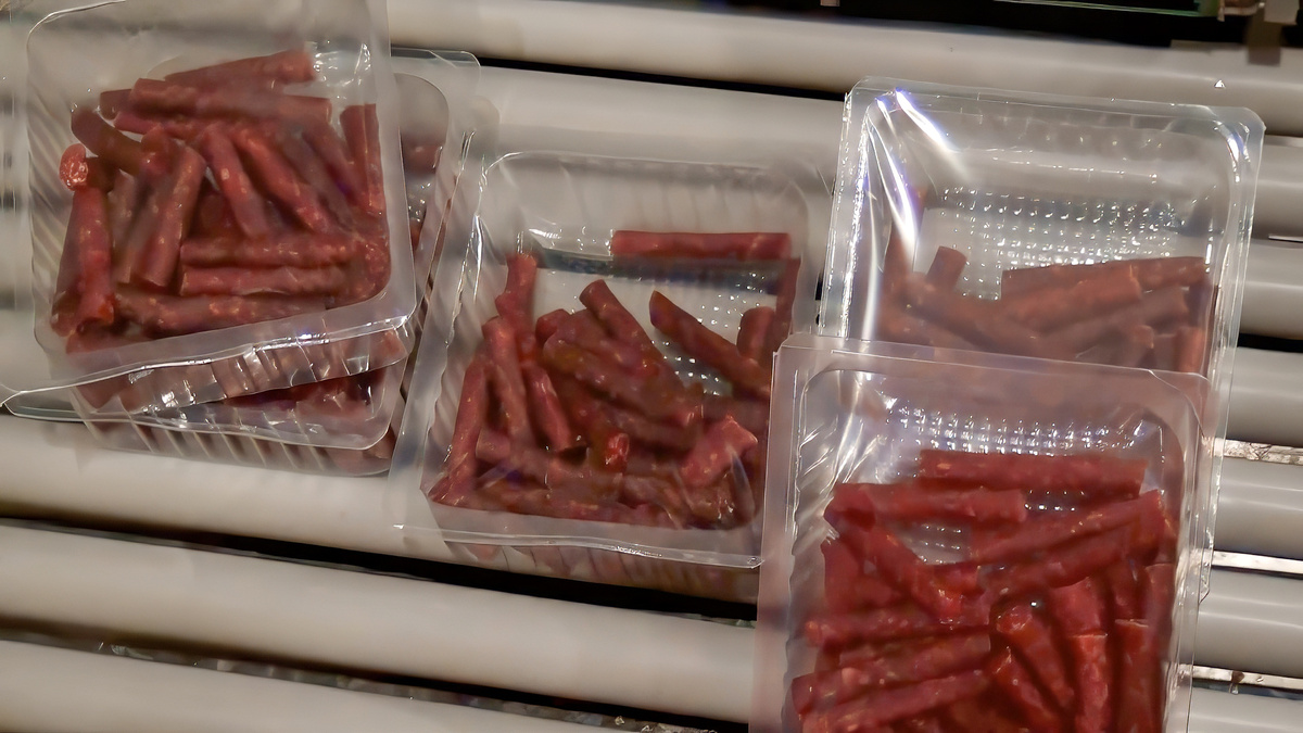 Упаковки мясных снеков