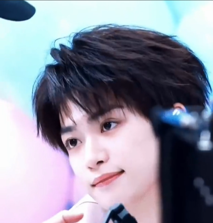 Китайский артист Цзы Юй.