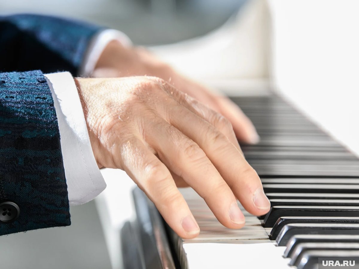     Раймонду Паулсу, пианисту, композитору, народному артисту СССР исполнилось 90 лет