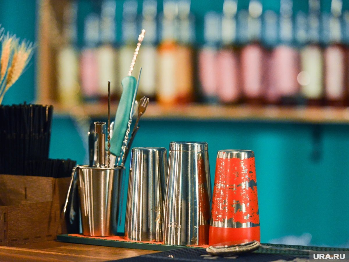     Бар вновь заработает ближе к лету