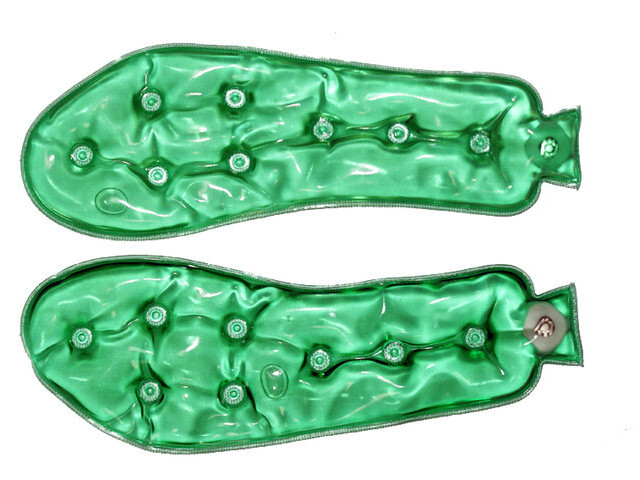 Вы могли видеть такой процесс в солевых грелках или греющих стельках. Рост кристаллов наблюдается очень хорошо и чётко через прозрачные стенки. Обычно там тоже перенасыщенный раствор и создаётся центр для кристаллизации