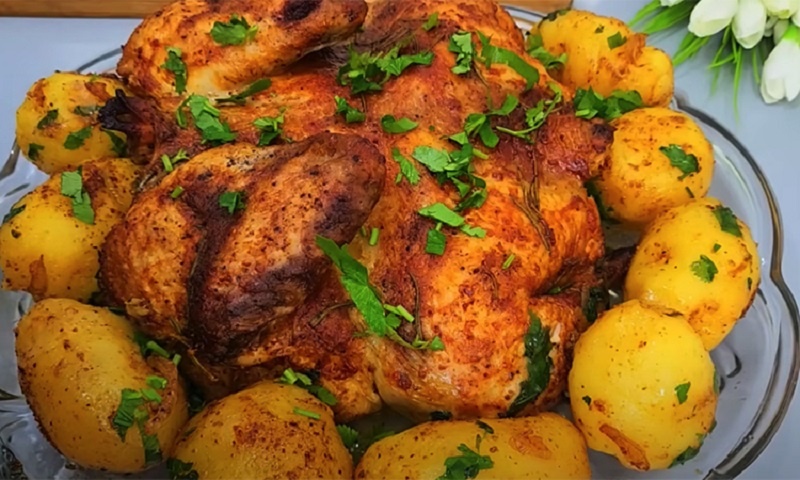 Картошка с курицей по ресторанному рецепту: секрет сочного блюда для домашнего стола