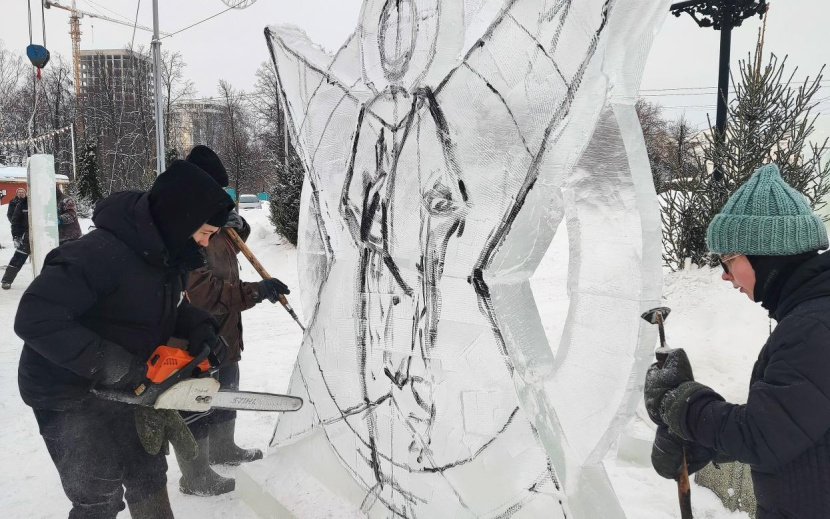    Ледовый фестиваль Ангелов и Архангелов стартовал в Ижевске. Фото: vk.ru/angelfest