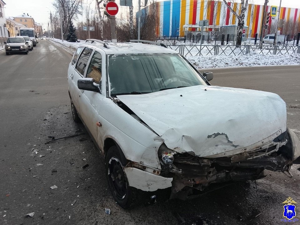    В Тольятти на улице Комсомольской произошло ДТП из-за проезда на запрещающий сигнал светофора ГУ МВД России по Самарской области