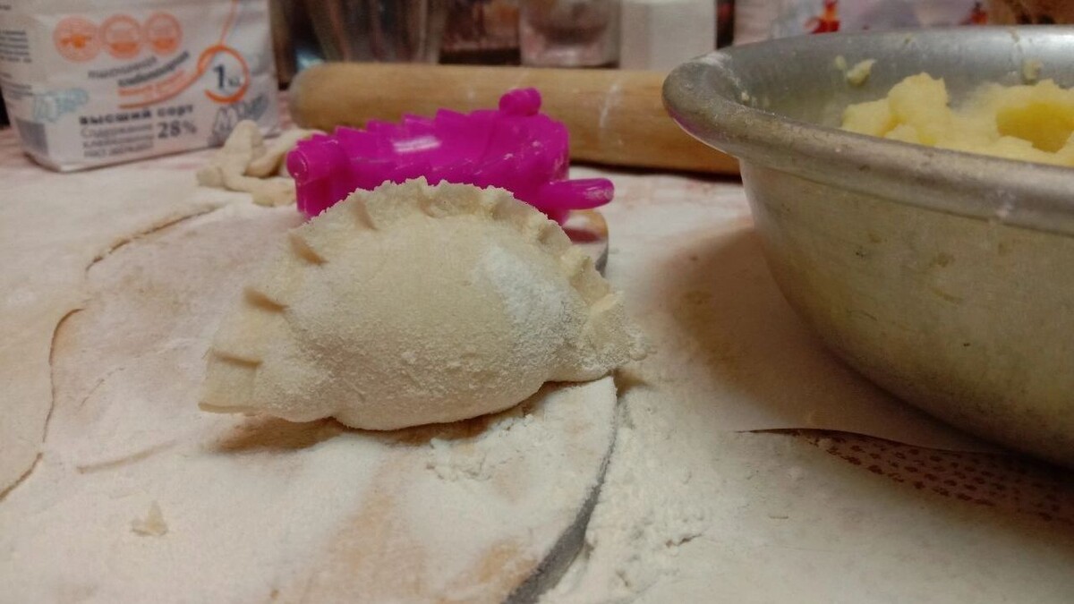    «Настоящие» вареники — те, что слеплены своими руками, под разговоры в кругу семьи   rostovgazeta.ru