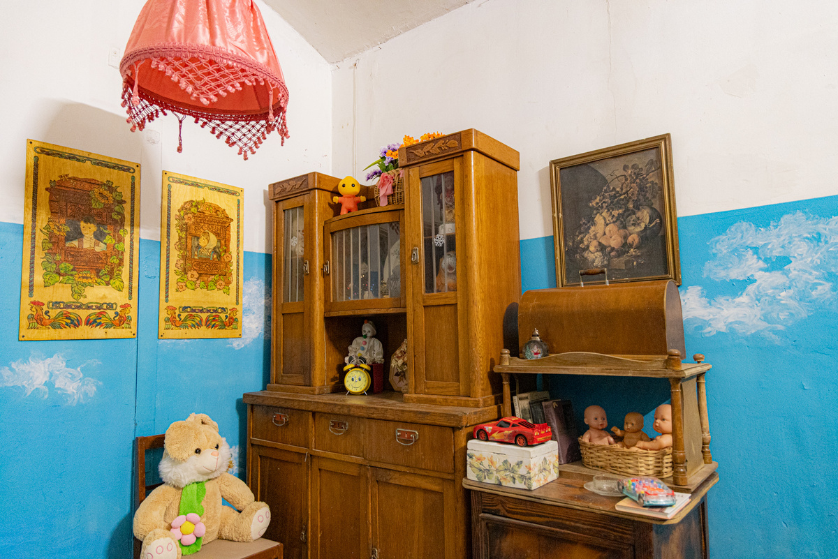 Заходим в мрачноватый полуподвал, а тут музей! Кукольный